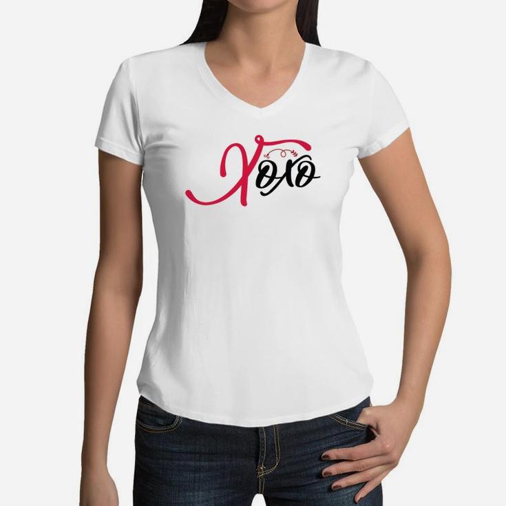 Xoxo Simple Gift Happy Valentines Day Women V-Neck T-Shirt