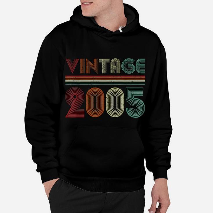 Born In 2005 Retro Vintage 16Th Birthday Gifts 16 Years Old Hoodie