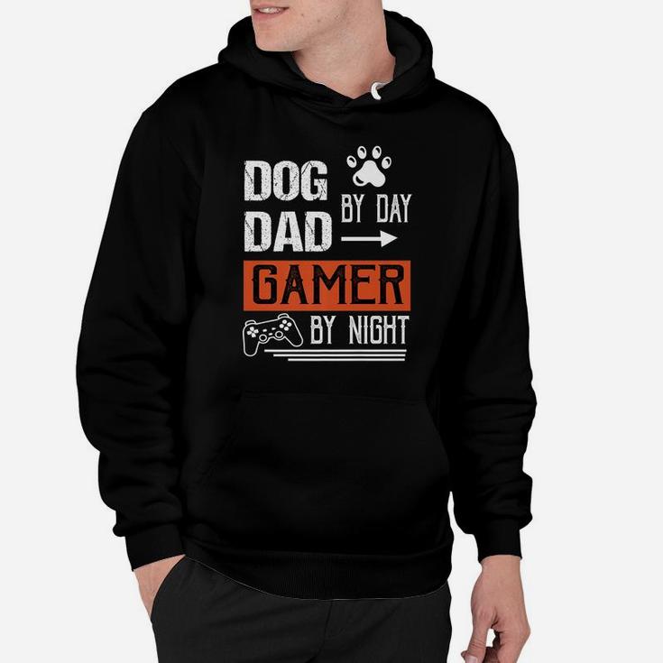 Men's Dog Dad By Day Gamer By Night - Fathers Day Gamer Dad Hoodie