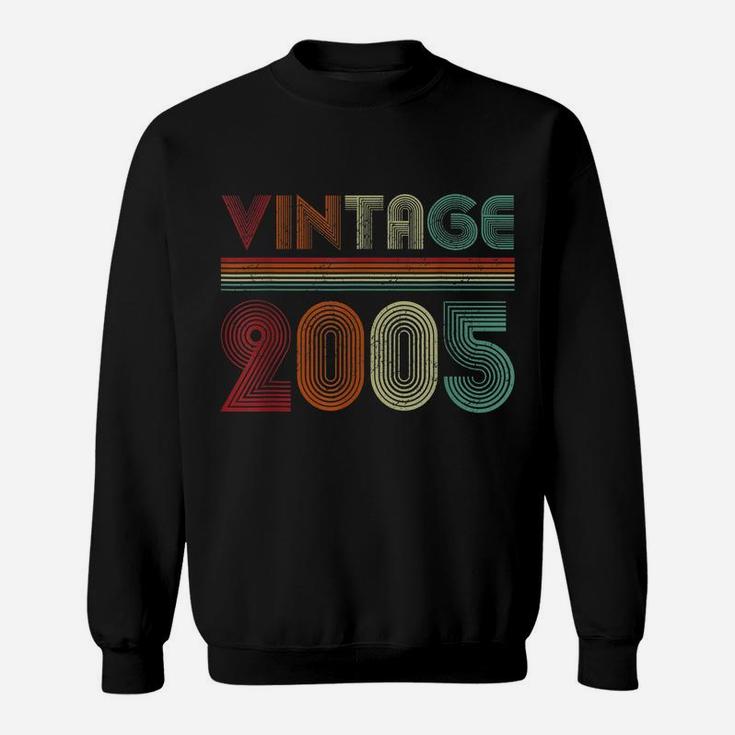 Born In 2005 Retro Vintage 16Th Birthday Gifts 16 Years Old Sweatshirt