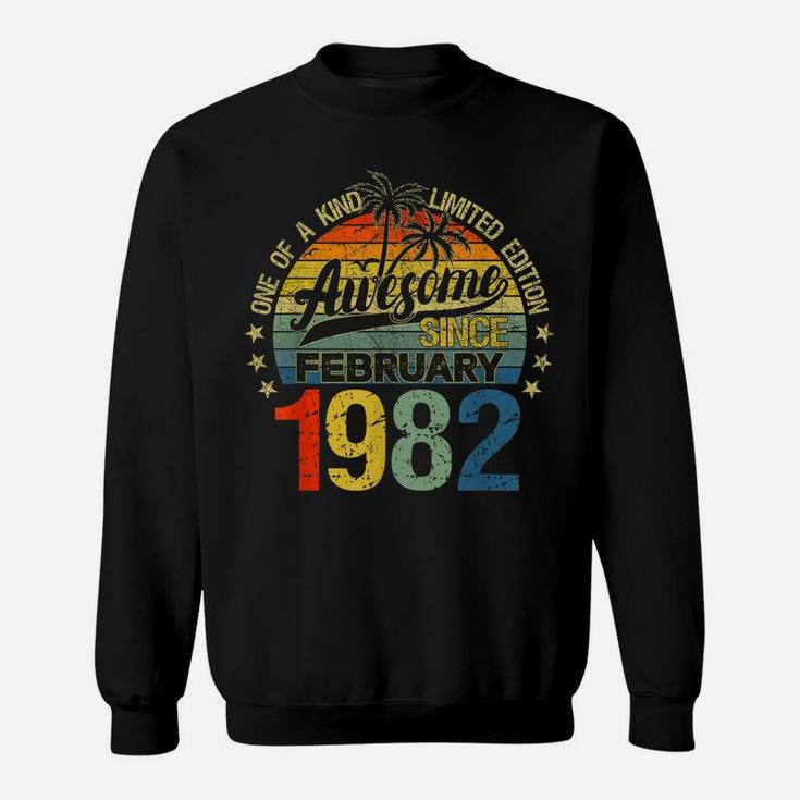 Vintage 40 Years Old February 1982 Decorations 40Th Birthday Sweatshirt