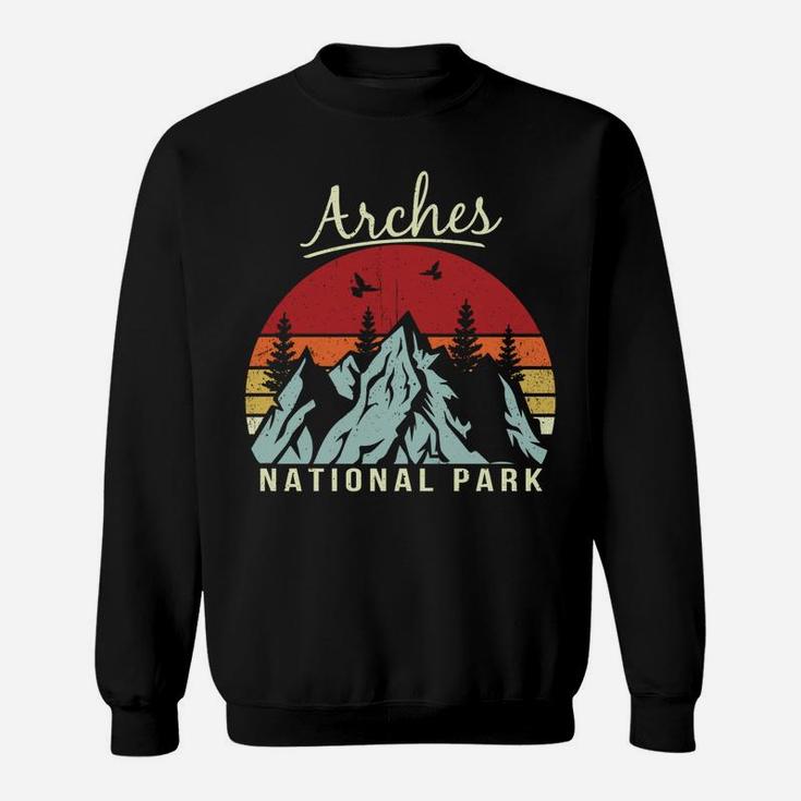 Vintage Retro Hiking Camping Arches National Park Sweatshirt