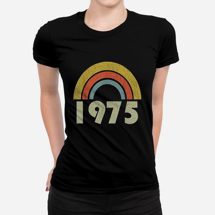 Born 1975 Vintage Rainbow 46Th Birthday Gifts Women T-shirt