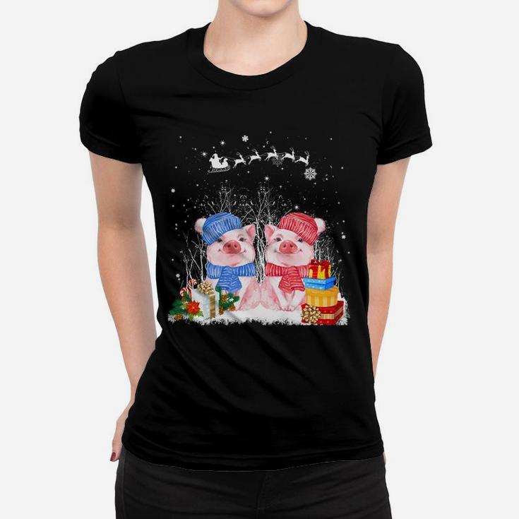 Cute Pig On Snow Merry Christmas Pig Loves Farm Gifts Sweatshirt Women T-shirt
