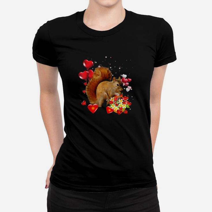 Cute Squirrel Valentines Day Squirrel Valentine Women T-shirt