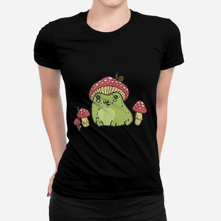 Frog With Mushroom Hat Snail Women T-shirt