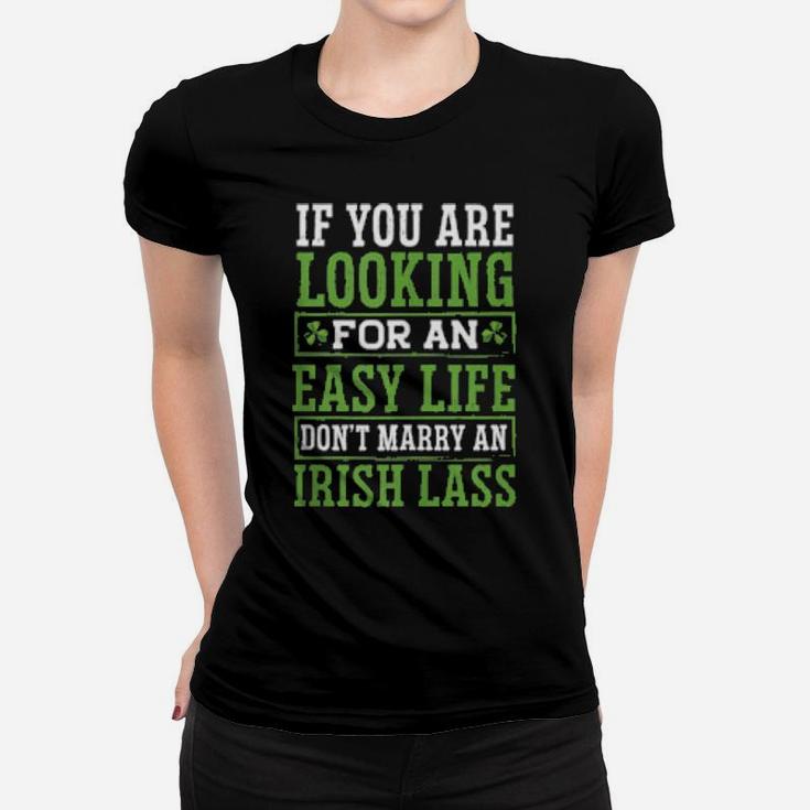 Funny Irish Wife Cute St Patrick's Day Lass Girl Women T-shirt