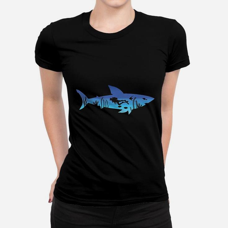 Great White Shark Diving Outfit Gift For Diver Women Men Women T-shirt