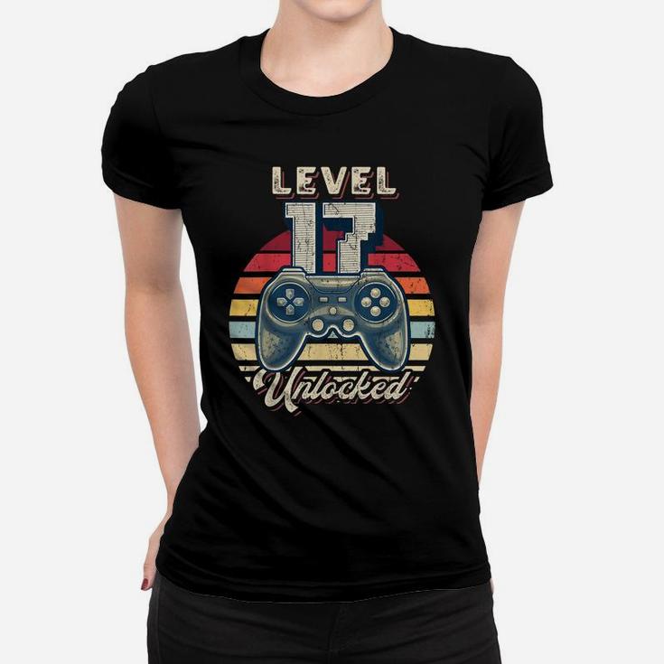 Level 17 Unlocked Video Game 17Th Birthday Gamer Boys Women T-shirt