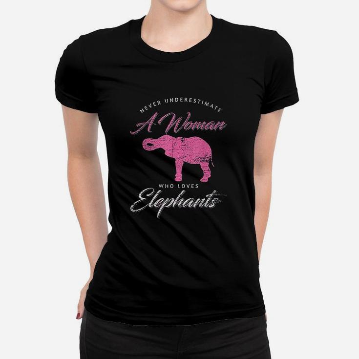Never Underestimate A Woman Who Loves Elephants Women T-shirt