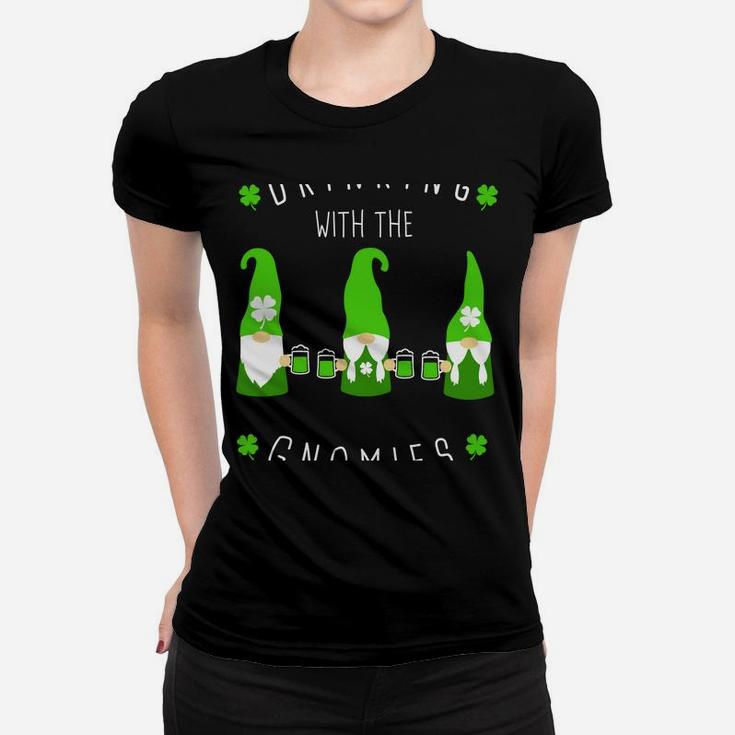 St Patricks Day Gnome And Green Beer Design Irish Parties Women T-shirt