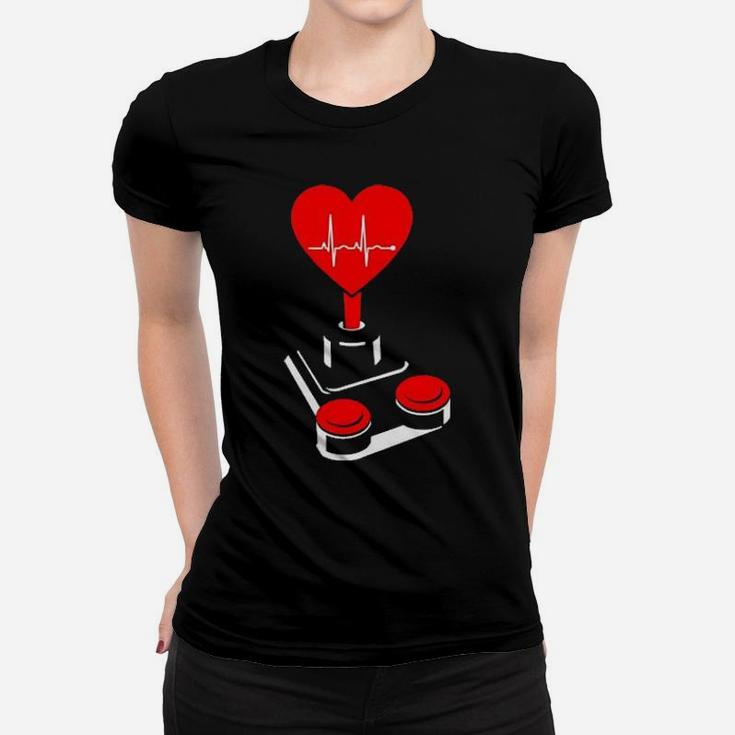Video Gamer Heart Controller Valentine's Day Boys Classic Women Women T-shirt