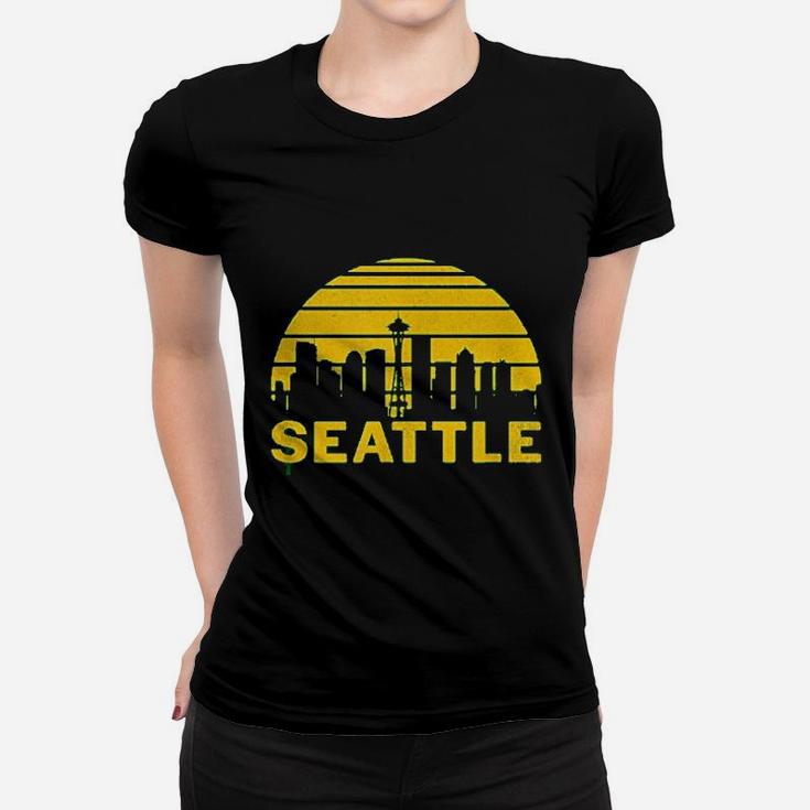 Vintage Seattle Washington Cityscape Retro Women T-shirt