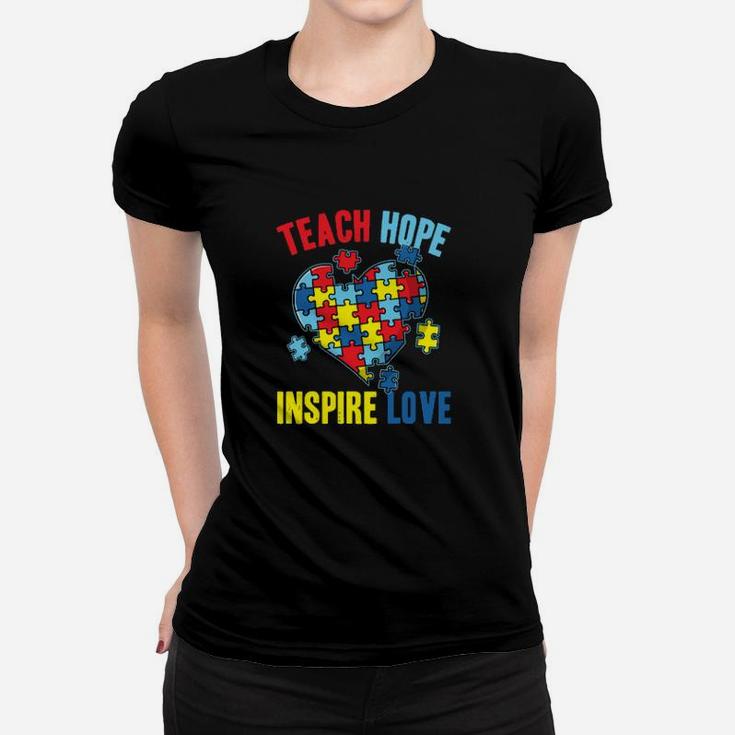 World Autism Awareness Cute Puzzle Piece Teacher Women T-shirt