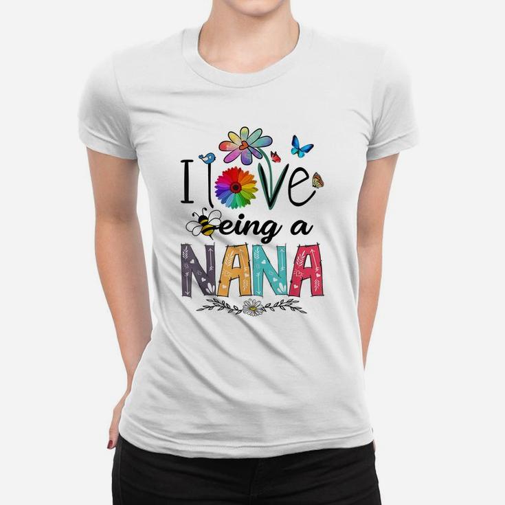 I Love Being A Nana Daisy Flower Cute Mother's Day Grandma Women T-shirt