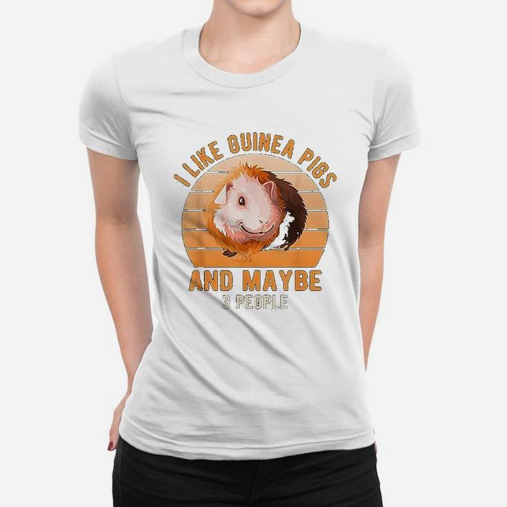 Vintage Design I Like Guinea Pigs And Maybe 3 People Women T-shirt