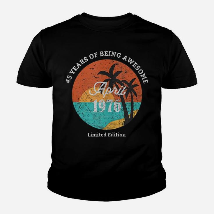45Th Birthday Gifts Vintage April 1976 Men Women Retro Beach Youth T-shirt