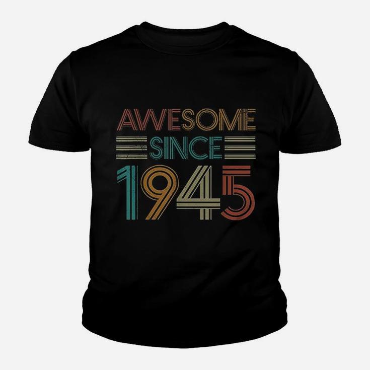 Born In 1945 Retro Vintage 76Th Birthday Gifts 76 Years Old Youth T-shirt