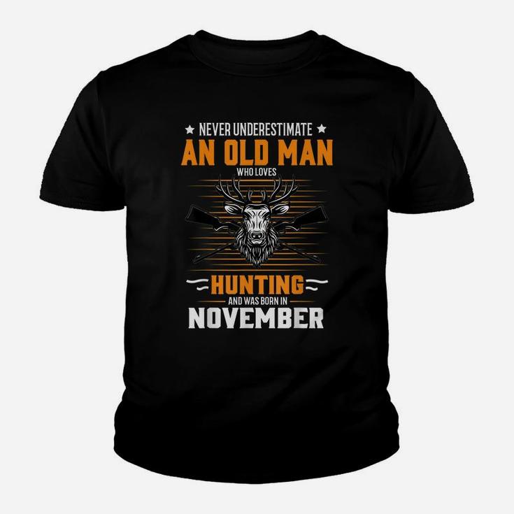 Deer Never Underestimate Old Man Who Loves Hunting November Youth T-shirt