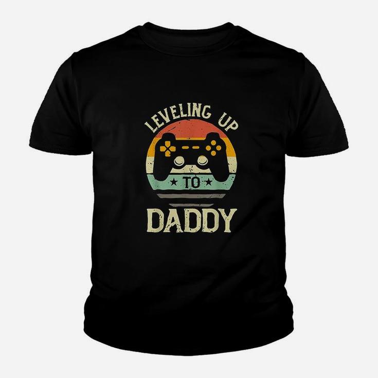 Funny Gamer New Dad Leveling Up To Daddy Fathers Day Youth T-shirt