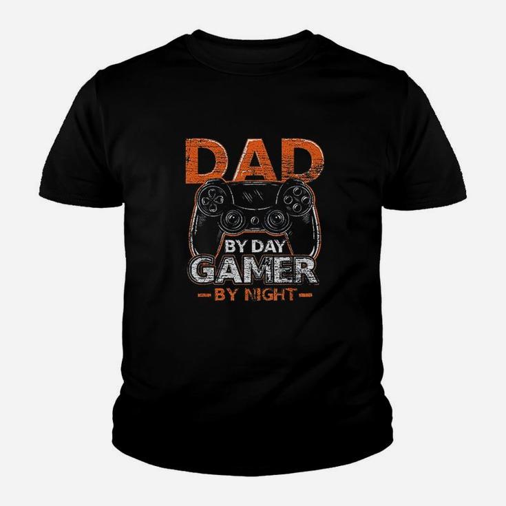 Gaming Gift Dad By Day Gamer By Night Dad Jokes Youth T-shirt