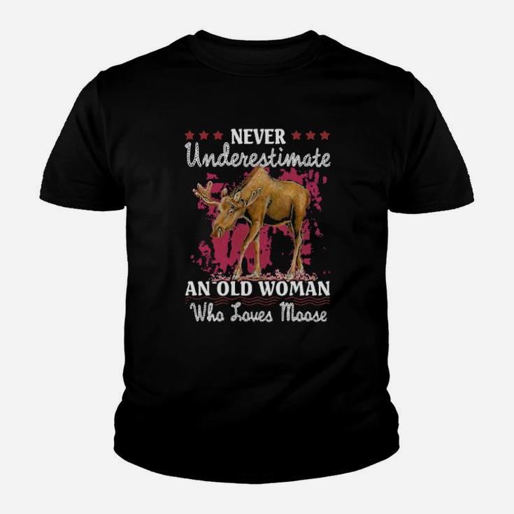 Never Underestimate An Old Woman Who Loves Moose Youth T-shirt