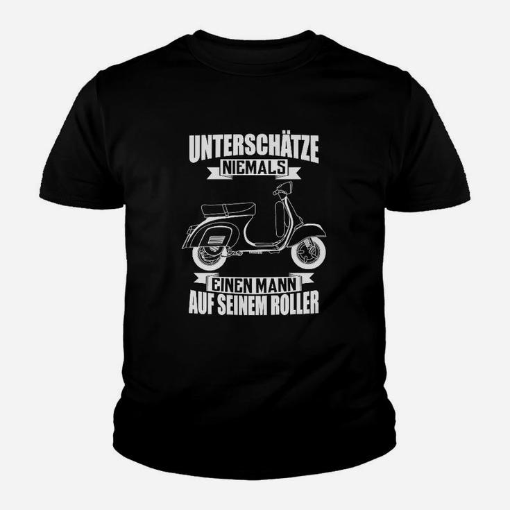 Rollerfahrer Kinder Tshirt Unterschätze niemals einen Mann auf seinem Roller, Herren Spruch-Kinder Tshirt