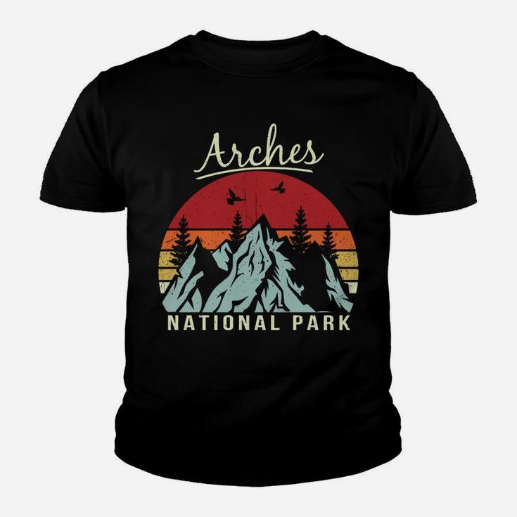 Vintage Retro Hiking Camping Arches National Park Youth T-shirt