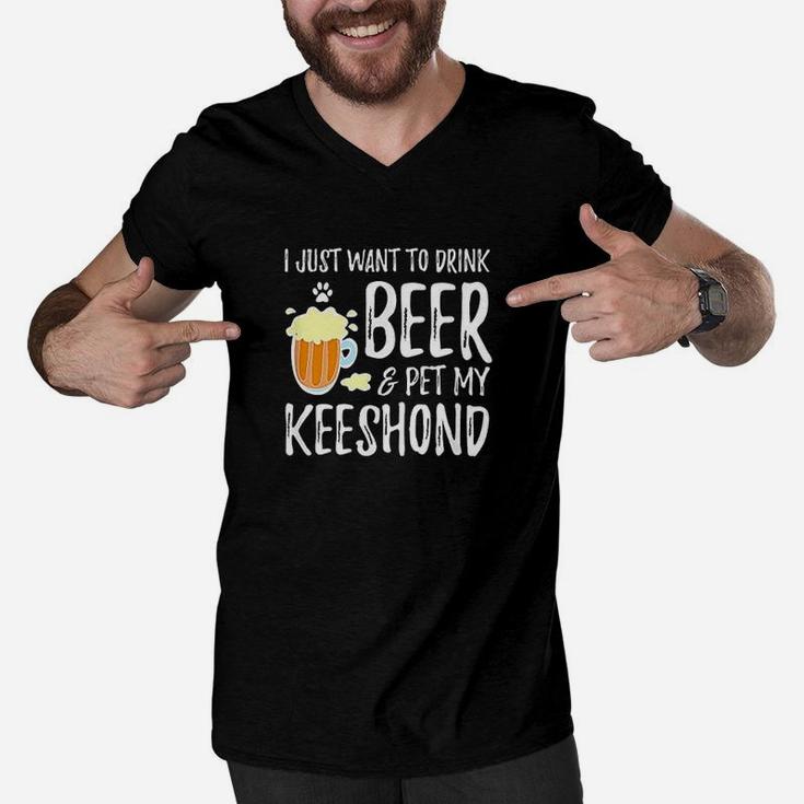 Beer And Keeshond Funny Dog Mom Or Dog Dad Gift Idea Men V-Neck Tshirt