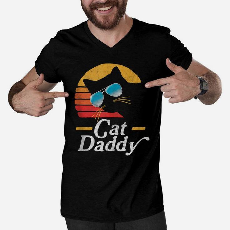 Cat Daddy Vintage 80S Style Cat Retro Sunglasses Distressed Men V-Neck Tshirt