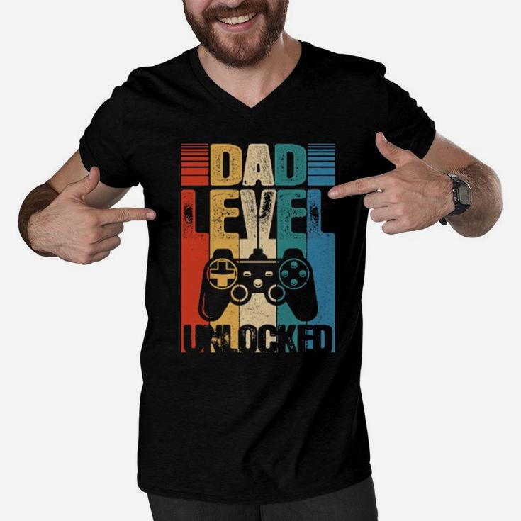 Dad Level Unlocked Pregnancy Announcement Retro Men V-Neck Tshirt