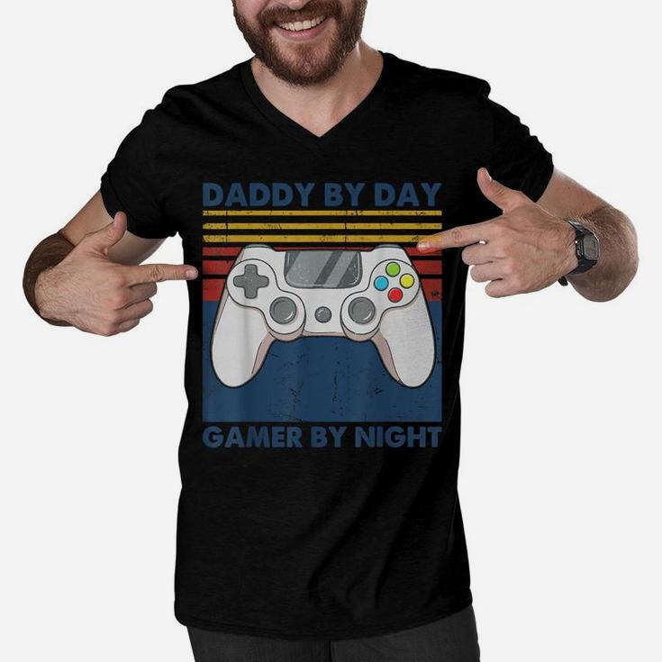 Daddy By Day Gamer By Night Funny Dad Jokes Gaming Vintage Men V-Neck Tshirt