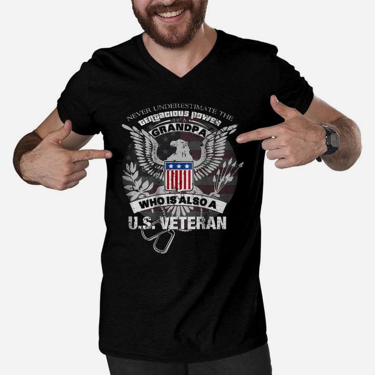 Grandpa Veteran Never Underestimate The Power Of A Veteran Men V-Neck Tshirt