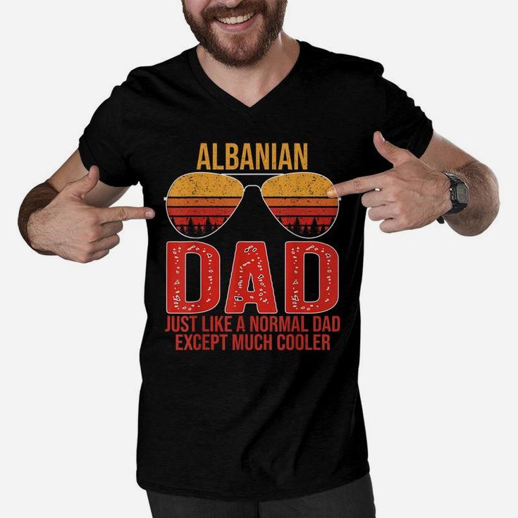 Mens Albanian Dad Retro Sunglasses Albania Father's Day Men V-Neck Tshirt