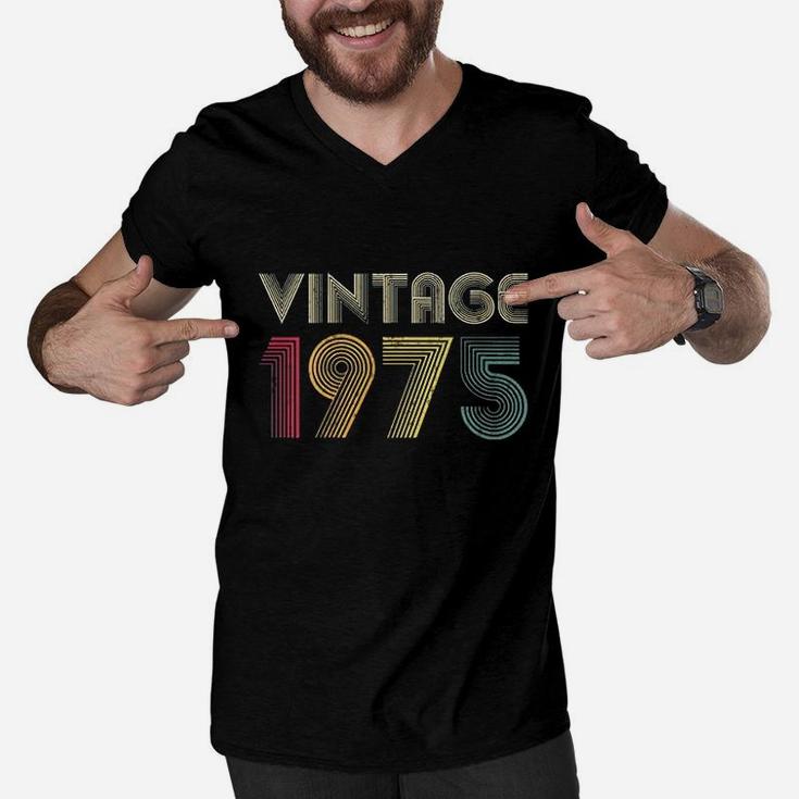 Vintage 1975 46Th Birthday Gift Retro 46 Years Old Mom Dad Men V-Neck Tshirt