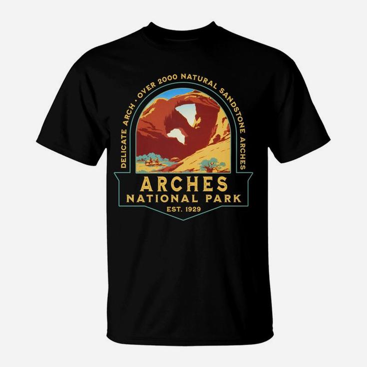 Arches National Park Retro Delicate Arch Hiking Camping Gift T-Shirt