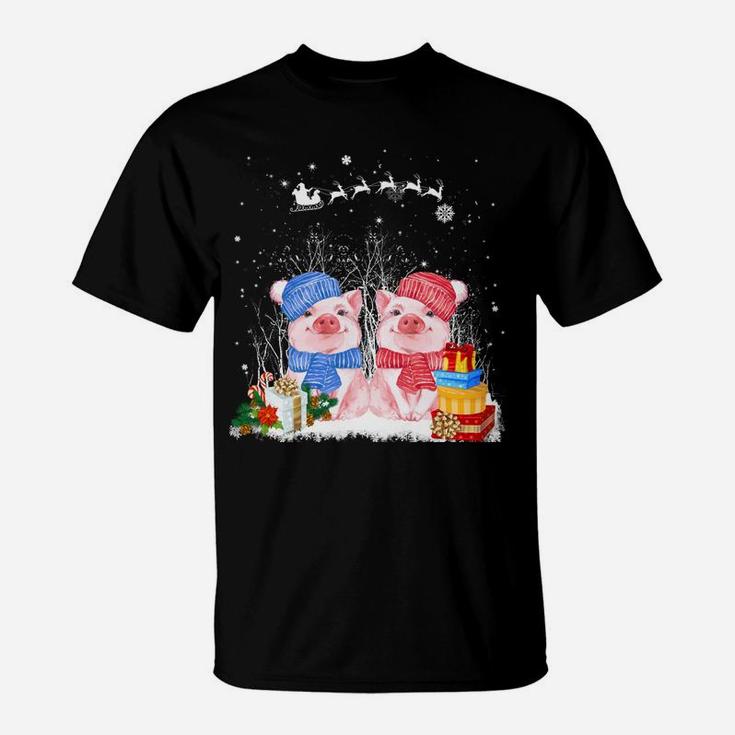 Cute Pig On Snow Merry Christmas Pig Loves Farm Gifts Sweatshirt T-Shirt