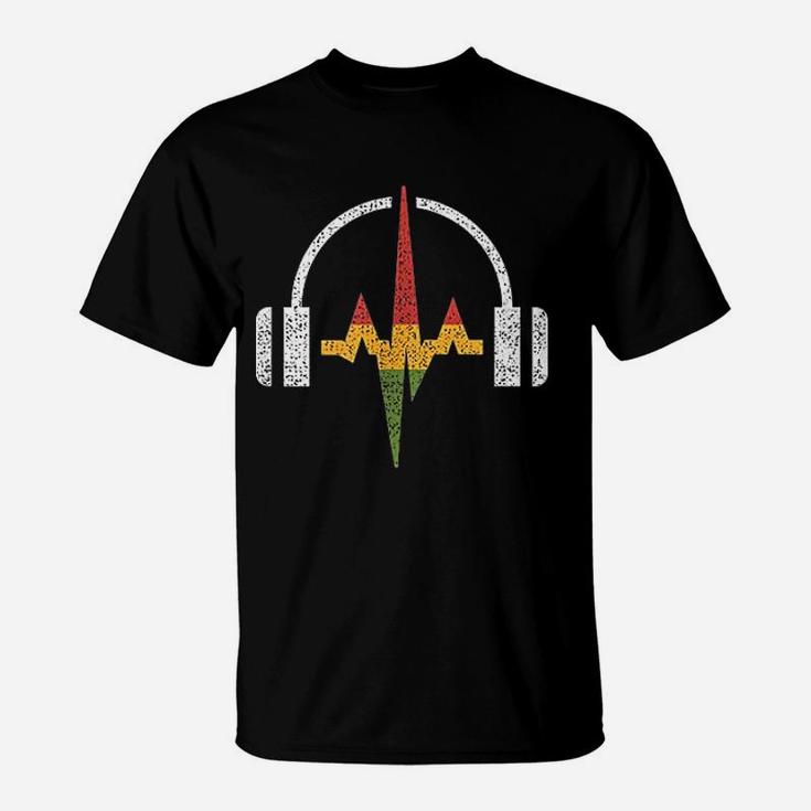 Distressed Headphones And Rasta Music Wave T-Shirt Distressed Headphones And Rasta Music Wave T-Shirt