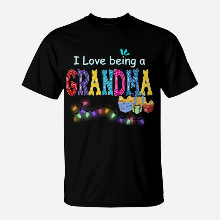 I Love Being A Grandma, New Year Funny Grandma Cute Present T-Shirt