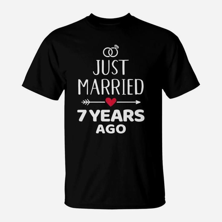 Just Married 7 Years Ago 7Th Wedding Anniversary T-Shirt